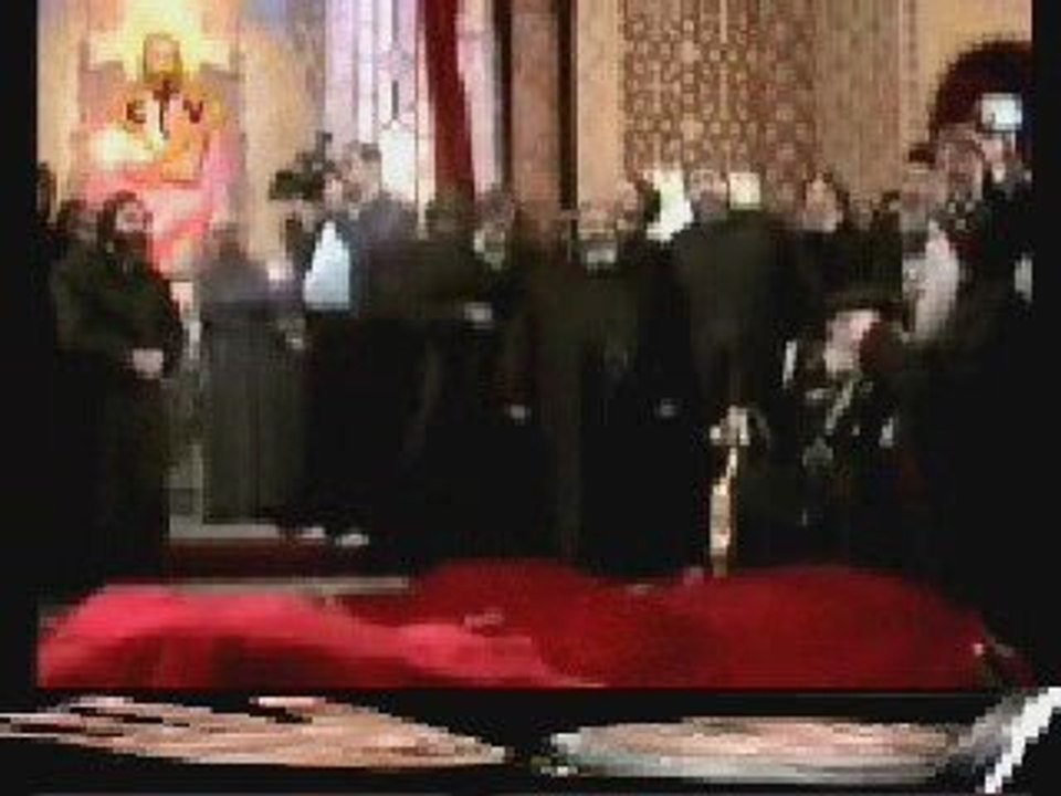 حمار يغني داخل الكنيسه القبطيه