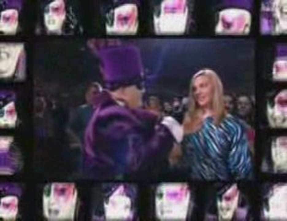 19-Shadow-Britney Spears ShowtimeMiamiOHT