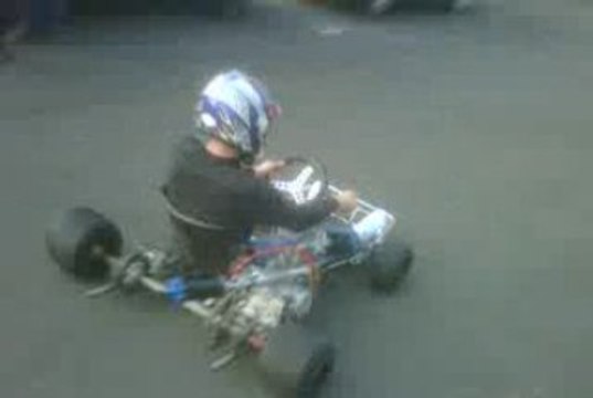 Thomas lors des premiers essais du Kart (ISAT)