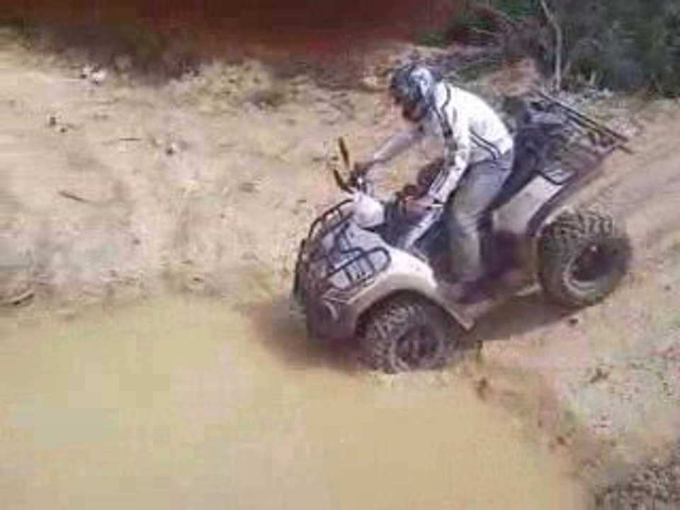 petit bourbier pas profond bourbier en quad TGB 525 se