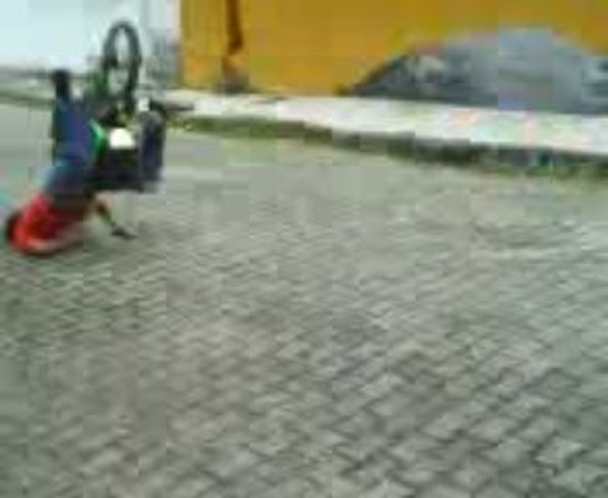 Mobylette faceplant