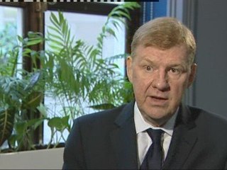 UK faces first human transmission swine flu case