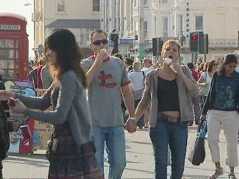 Forecasters predict summer scorcher
