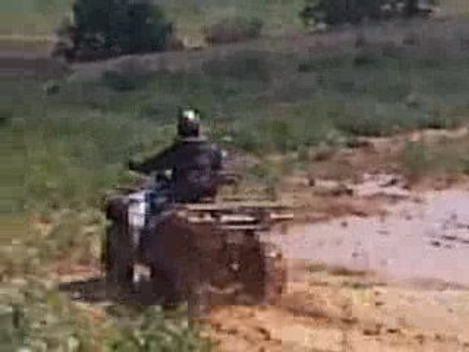 quad TGB 525 se dans un tout petit bourbier
