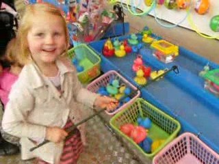 lucile peche aux canards !