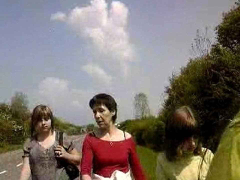 Sur le bord d'la route --'