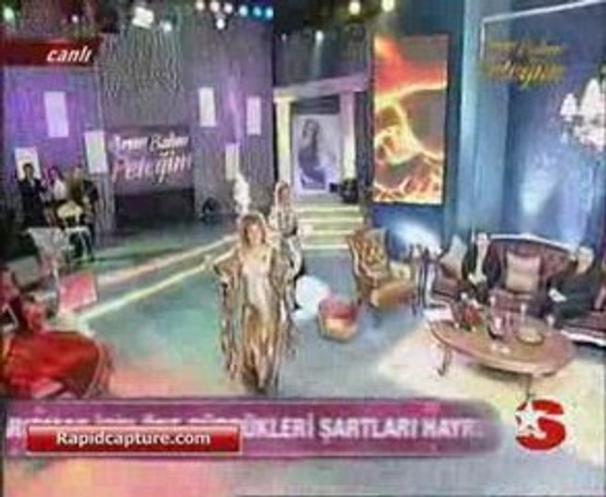 Petek Dinçöz  TAK TAK (GRİ MİNİLİ)