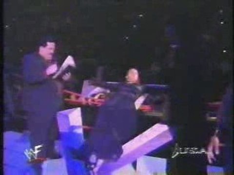 Wwf raw - stone cold steve austin saves stephanie mcmahon