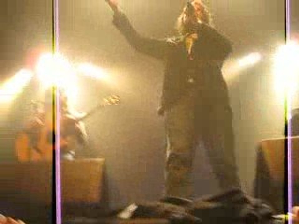 La Chanson du Dimanche au Bataclan, Standing Ovation (1)