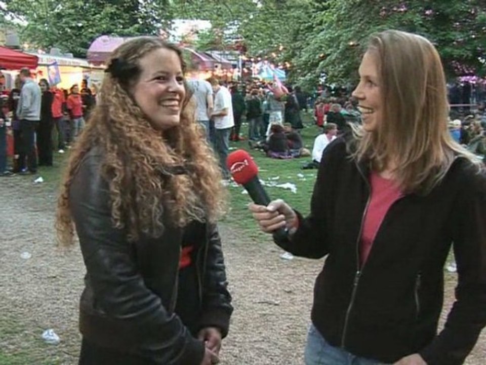 Optreden en interview Lea voor 'Uit met Mariken'.