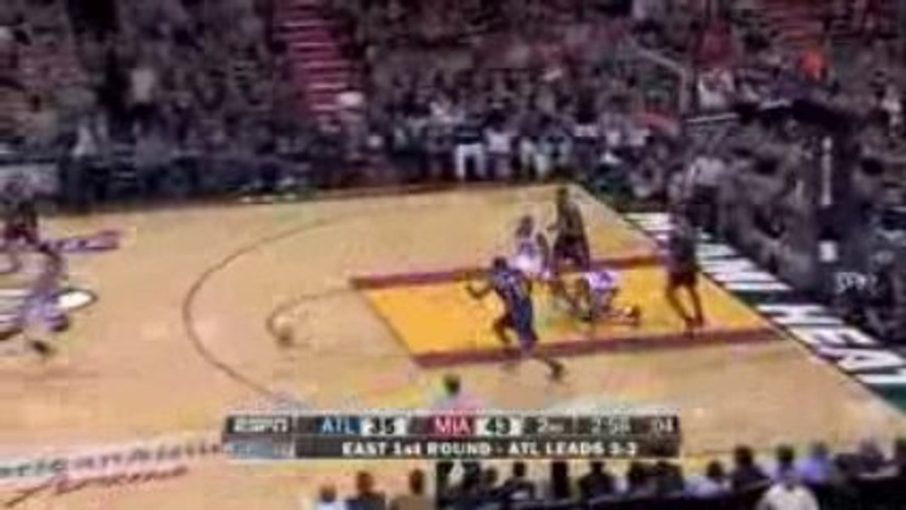 NBA Josh Smith Block Michael Beasley's effort during the sec