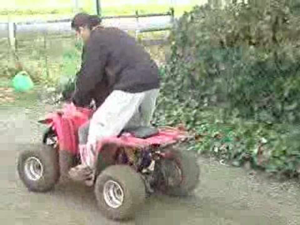 kenza en quad