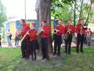 Guise, 1er mai Familistère, Les Grooms fanfare tout terrain