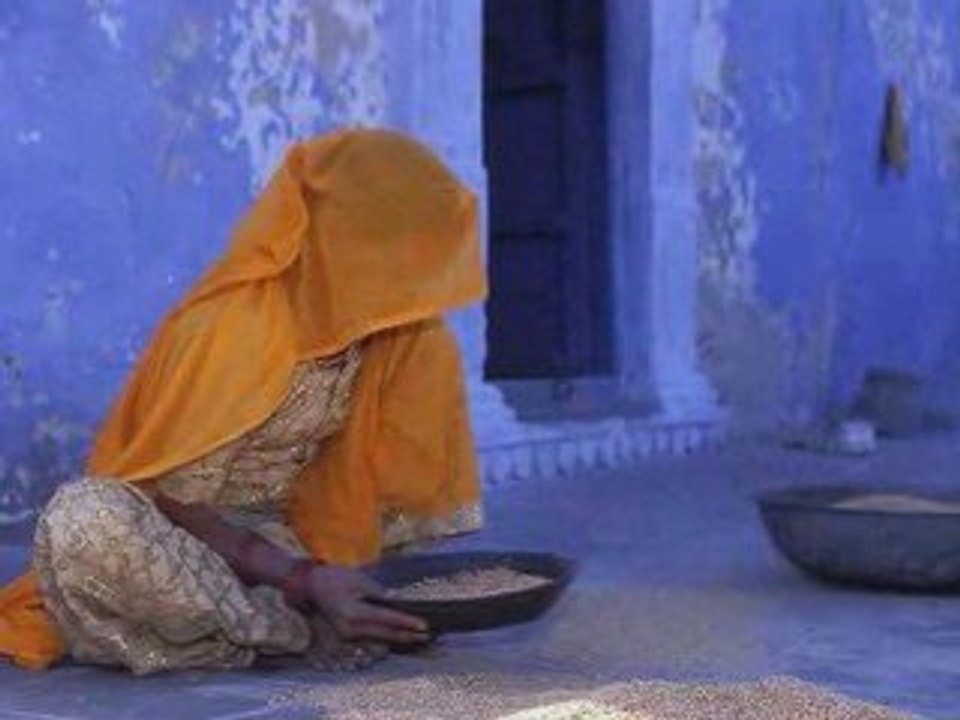 ANNEM  ZEKİ  MÜREN