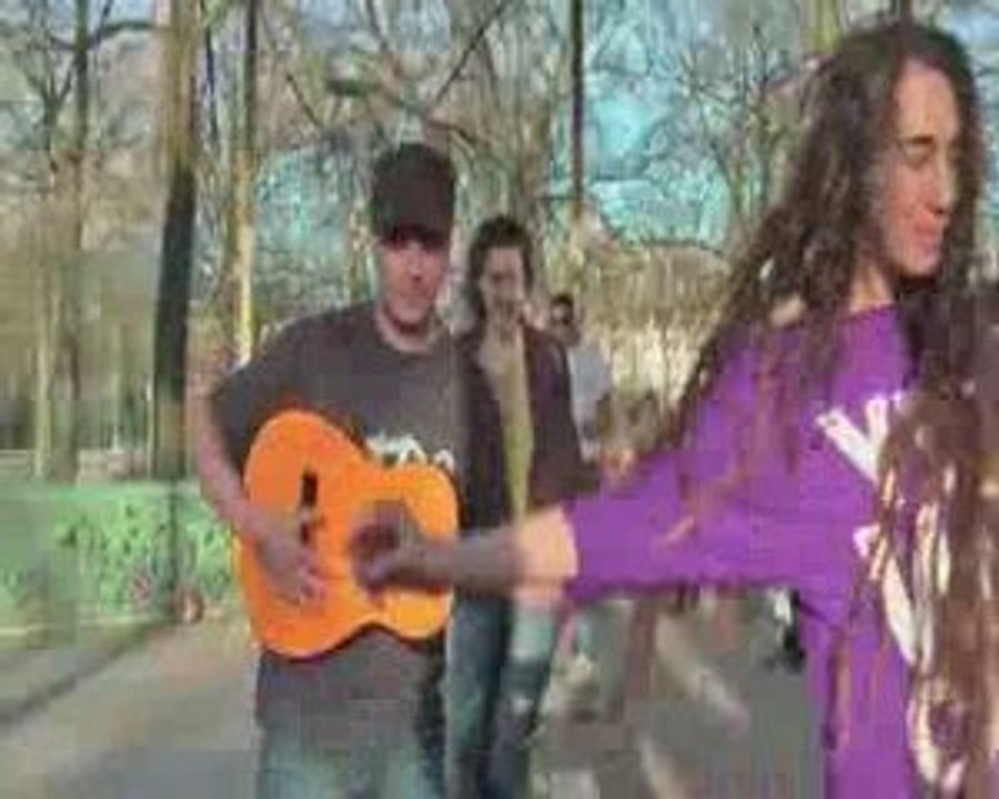 CLIP  SPECIAL CECILIA   "MUSIC IN ME"