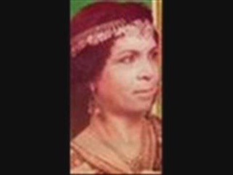 CHERIFA-LA VOIX N ǦEṚǦEṚ (DU DJURDJURA) KABYLIE AQBU (AKBOU)