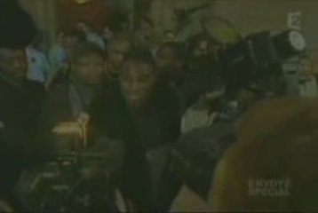 LA VIDEO QUI DERANGE KEMI SEBA  !!!