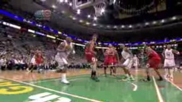 NBA Rajon Rondo throws a wonderful pass to Glen Davis during