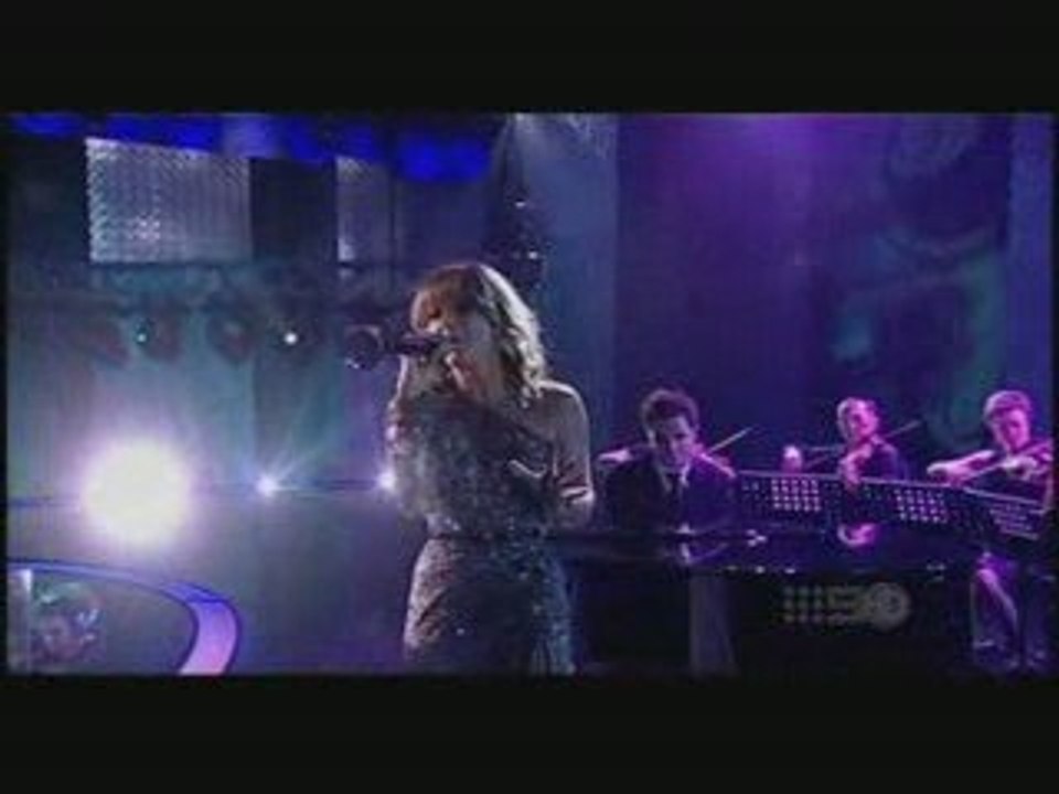 Natalie Bassingthwaighte- 1000 Stars Logies 2009