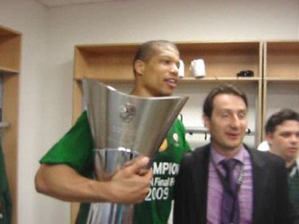 Stigmes apo ta apoditiria tou Panathinaikou