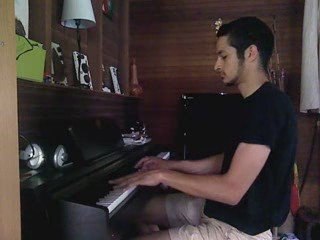 Generique UGC au piano