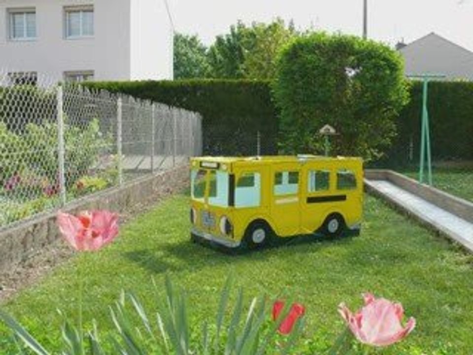 BUS ET MAISON EN FOLIE