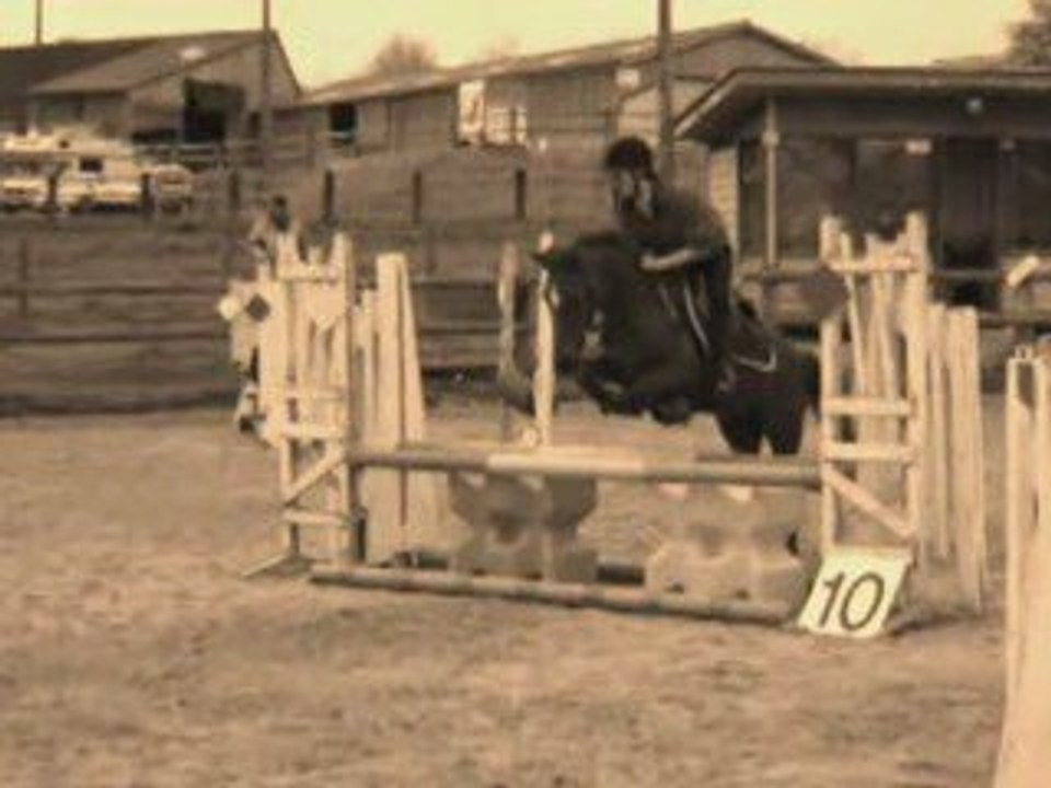 Léa et Nina CSO 80cm Victoire