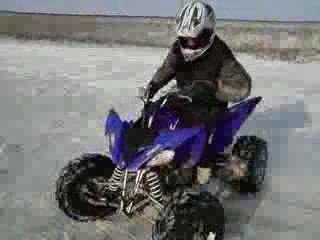 Yamaha 250 raptor terrain neigeux