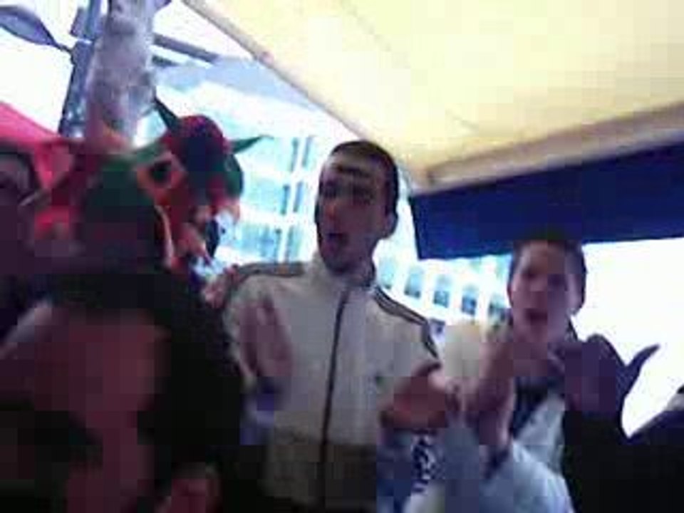 Supporters bordelais perdus au milieu des Vannetais au SdF