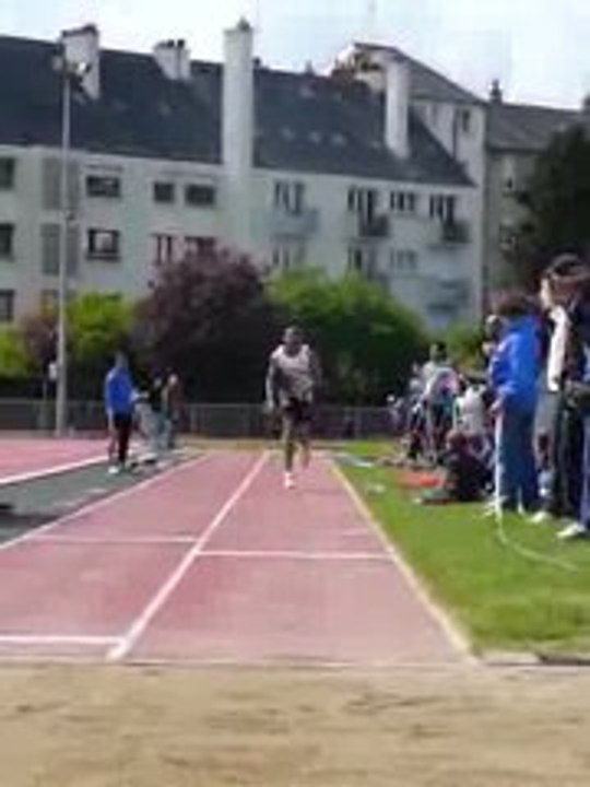 Athlé Hugo Mamba-Schlick Triple Saut 16m08 compète rentrée