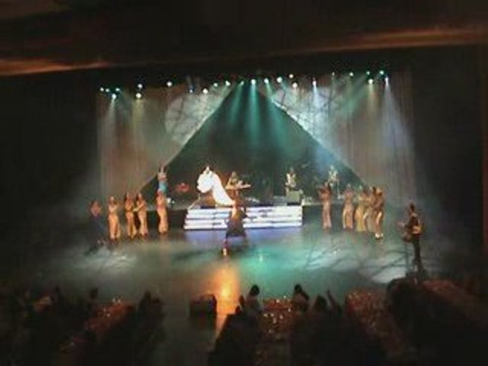 Fakir Linja cracheur de feu oriental  Liban(1001 nuit)