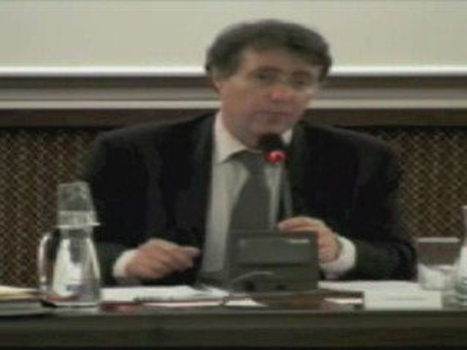 CM090424-parking cheval rouge extraits