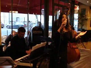 Angèle Esos Momentos - Lagrimas Negras