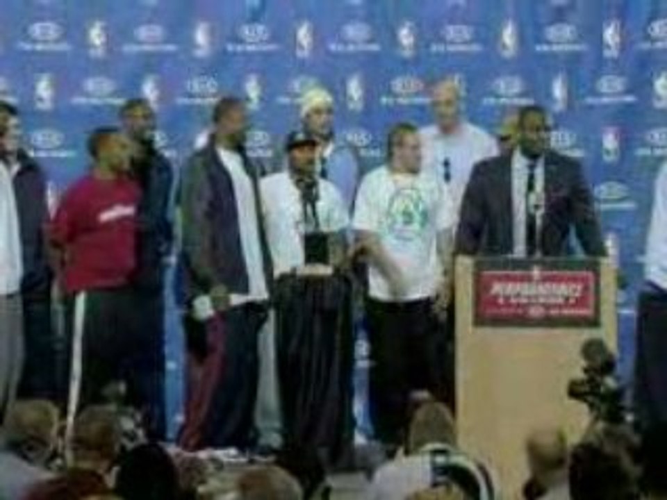 NBA LeBron James asks his teammates to come up on stage with