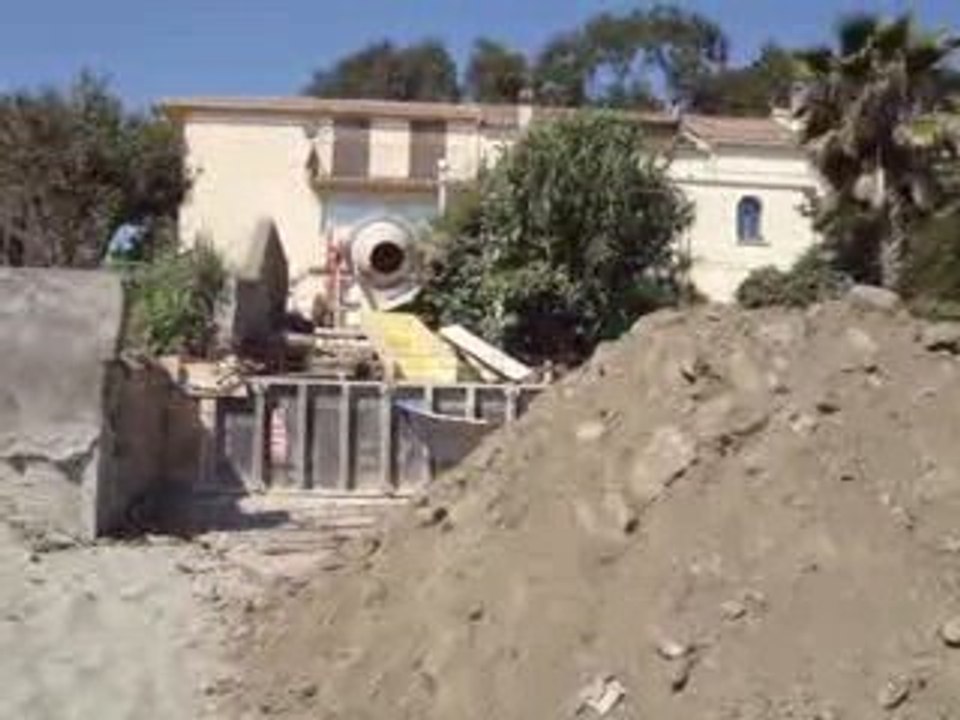 Remise en état de l'accès piétons à la plage.