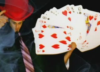 Matéo L'illusionniste en Close up