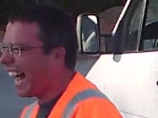 Trop un rire de malade ce mec ^^