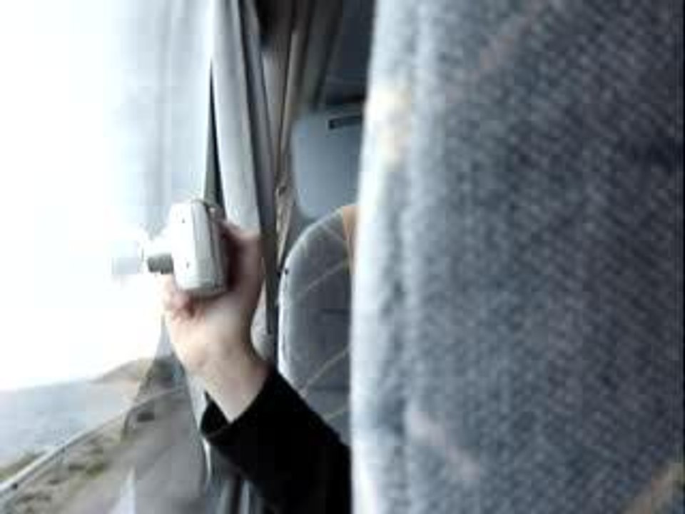 cloé dans le bus