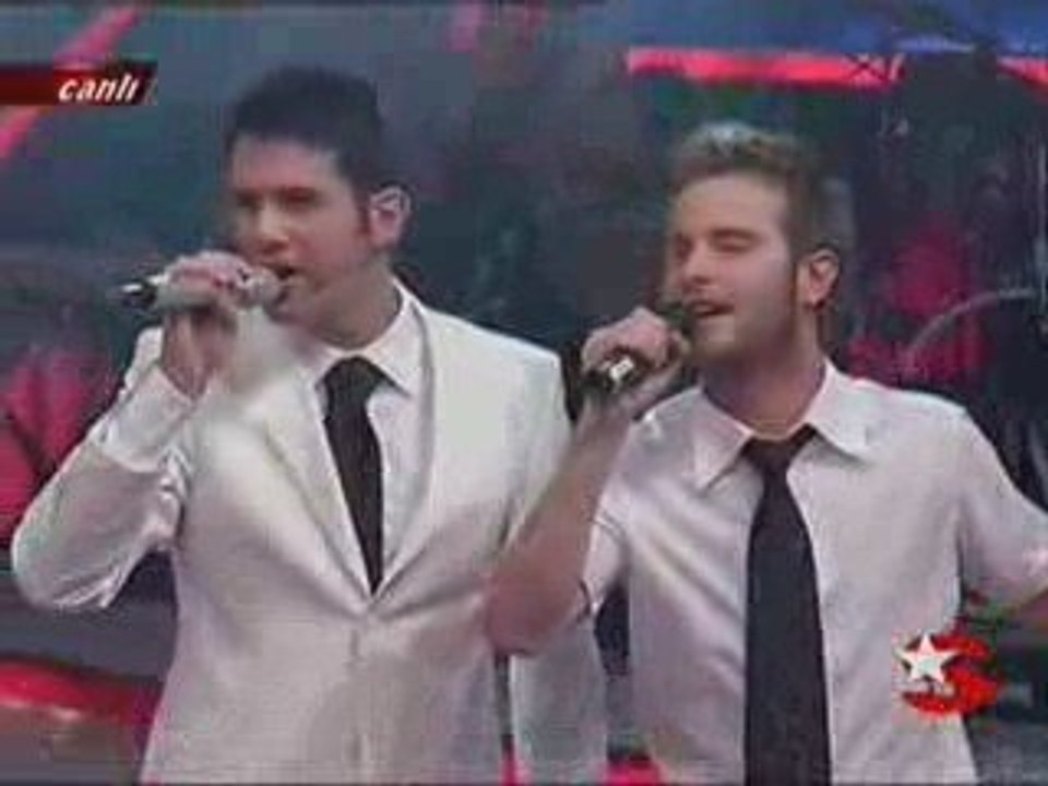 Keremcem & Özgür Çevik (Olmasa Mektubun)