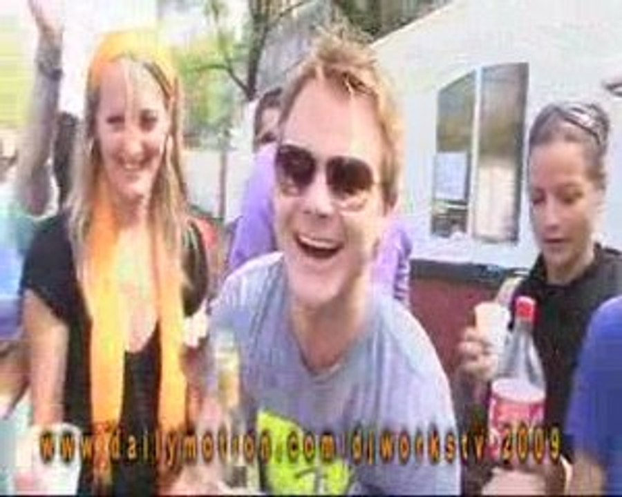 Koninngendag op boot van arriana en djworkstv  2009