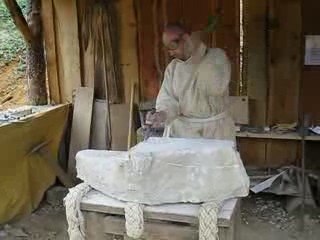 Taille de pierre au château de Guédelon