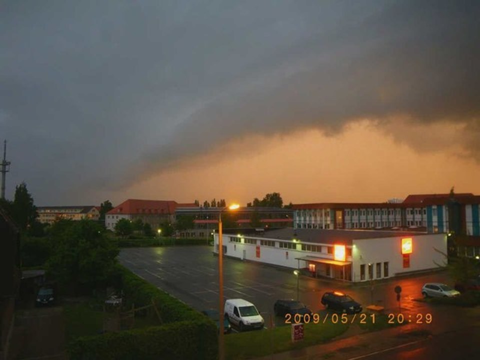 Timelapse video of a cold front with thunderstorm