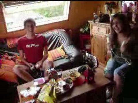 Mya se pren une branlé a la Wii et se met minable aussi lol