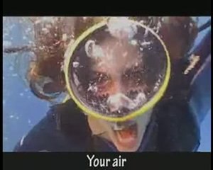 Diver  loosing air - plongeur qui perd son air (jeu de mots)