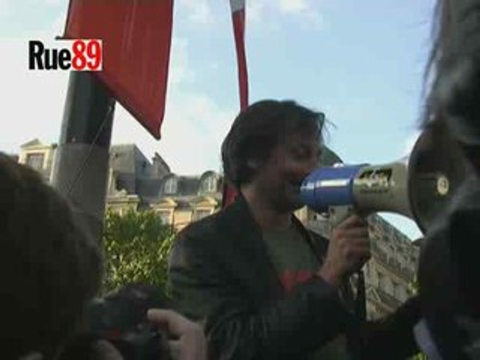 Aleveque fête les 2 ans de Sarkozy au Fouquet's