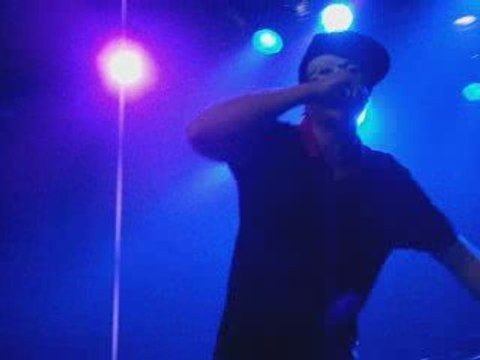 Fuzati Live Geneve Klub des 7 Baise les gens