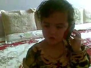 طفله اماراتيه ملسونه بطريقه عجيبه