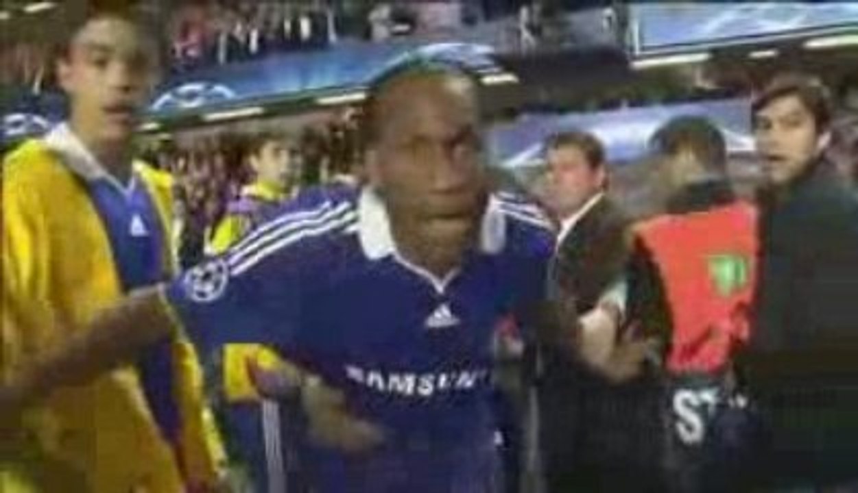 Didier Drogba vs Arbitre