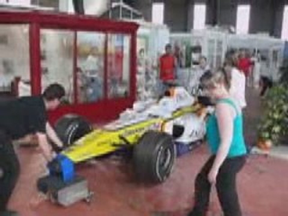 Une F1 sur le stand de Centre presse à la Foirexpo