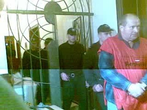 Poznań: Policja usuwa związkowców z biura PO (3)